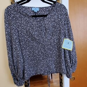 CeCe Black and White Patterned Blouse